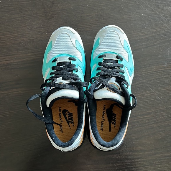 Nike Air Max2 Light Sneaker - Picture 2 of 6